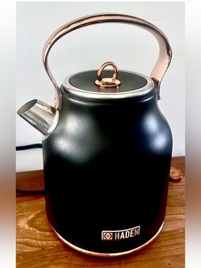 Haden Heritage Stainless Steel Retro Electric Kettle Black & Copper 7 Cup